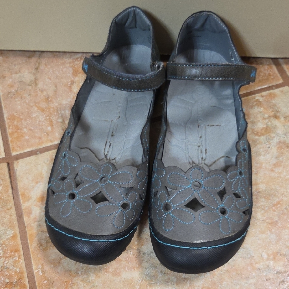 Gray Mary Jane Flats with Floral Cutouts